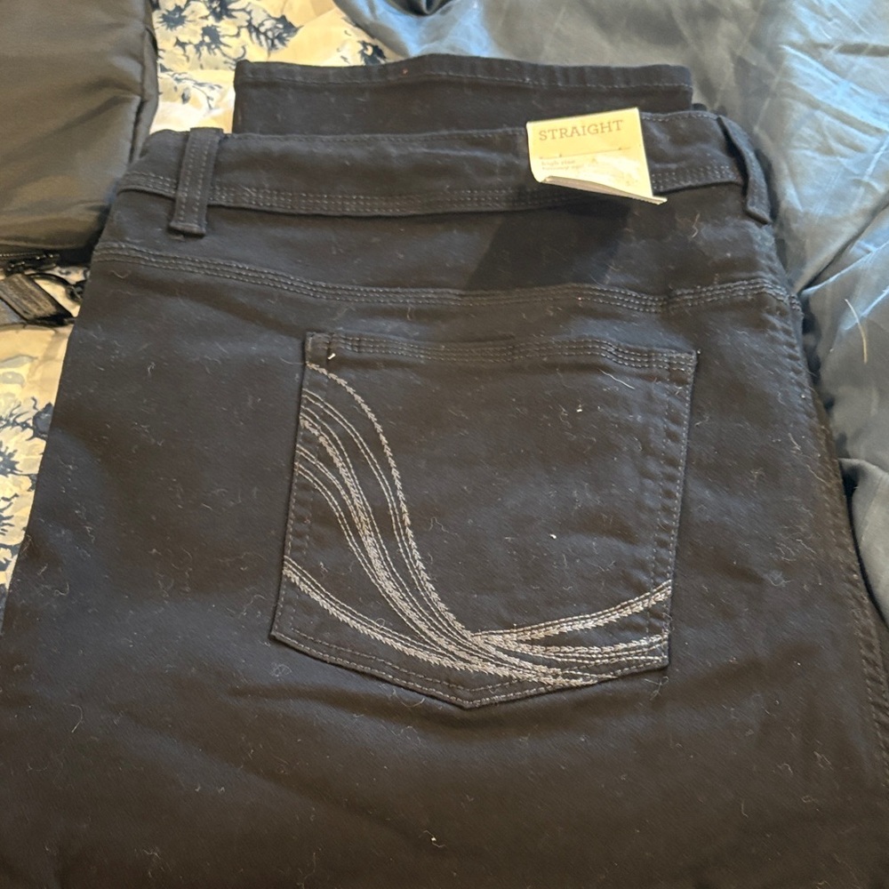 Style & Co. Dark Jeans with Stitch Detail 22WP. NWT
